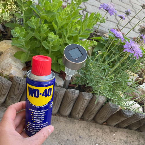 Napelemes kerti lámpa karbantartása WD40-el