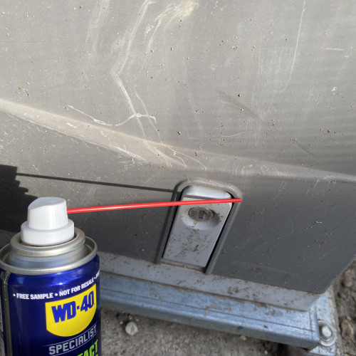 Elektronikai kisszekrény tisztítása