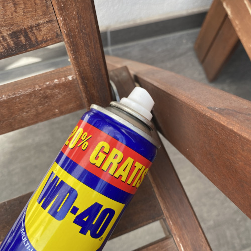 Kenés WD-40el nyikorgás ellen