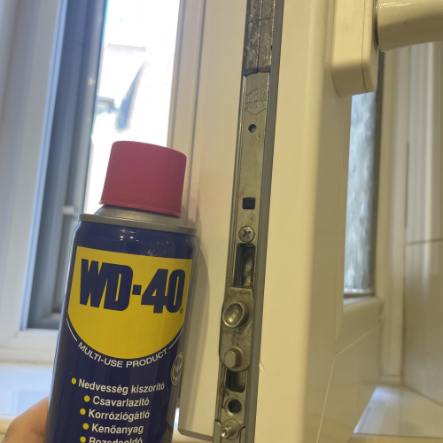Ablak zár  karbantartás WD40-el
