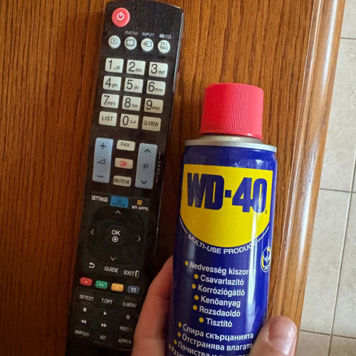 Távirányító karbantartása WD40-el