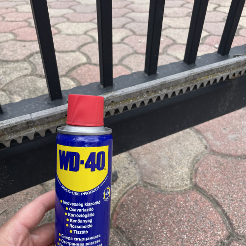 Motoros kapu karbantartás WD40-el
