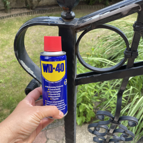 Vaskorlát karbantartása WD40-el
