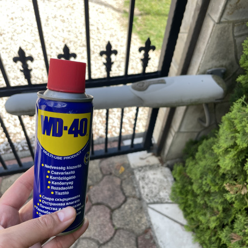 Kapunyitó karbantartása WD40-el