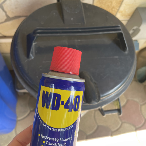 Kuka fedél karbantartása WD40-el