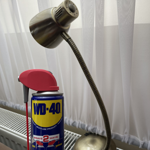 Asztali lámpa kenése WD40-el