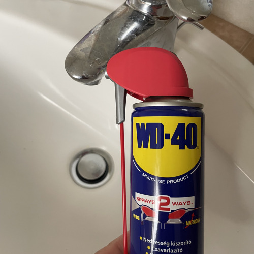 Mosdó karbantartás WD40-el