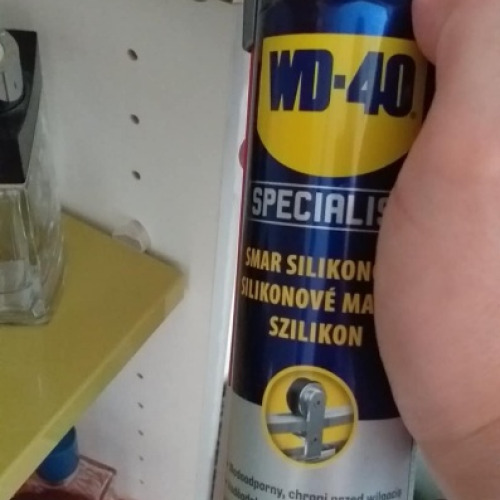 Parfümös szekrény zsanér wd40
