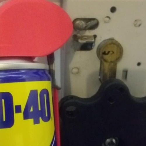 Garázs kapu bekső pillanatzár fül wd40