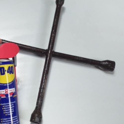 Kerék kulcs wd40