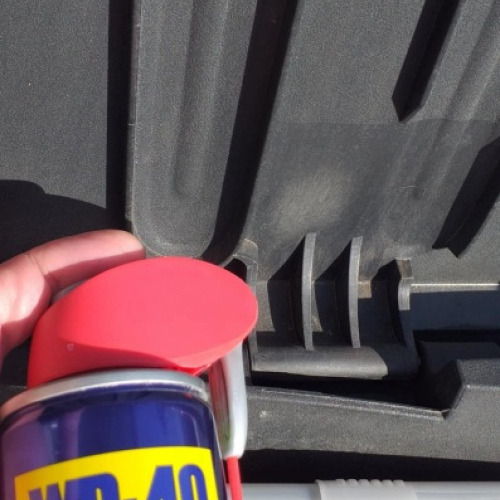 Autó csomagtartó fedél wd40