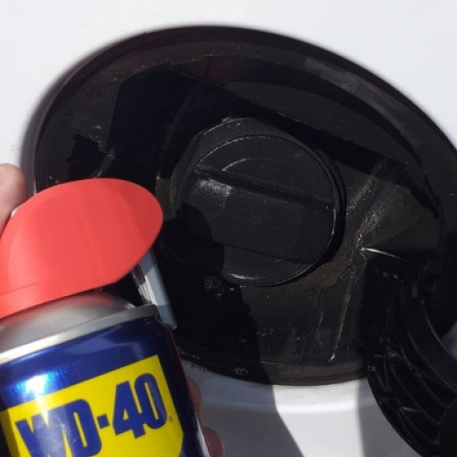 Tanksapka kenése wd40-el