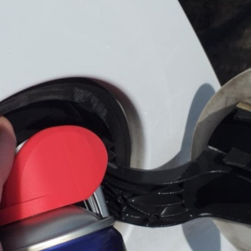 Üzemanyagtöltő nyitó fedél wd40