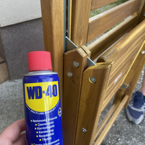 Kerti szék karbantartás WD40-el