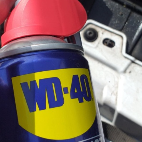 Autó mototháztatő fő csavar wd40