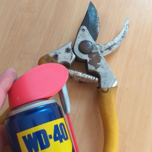 Metszőolló rugó wd40