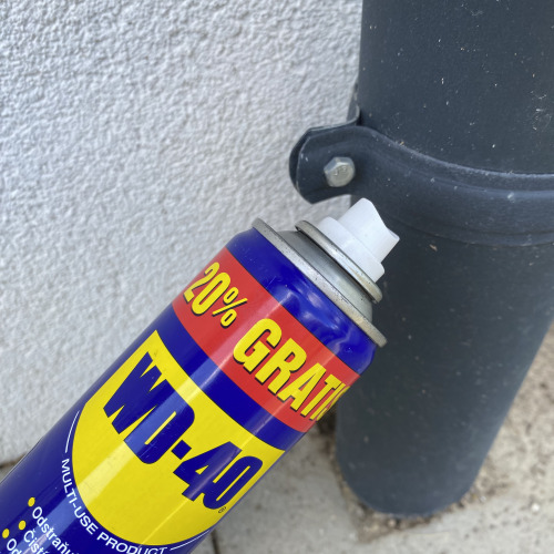 Beragadt csavar lazítása WD-40el