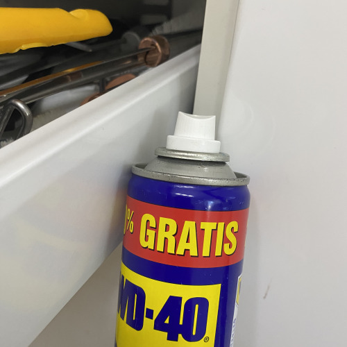 Fiók sín menet kenése
