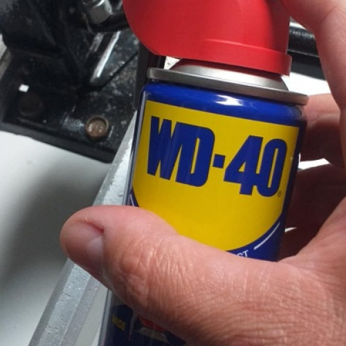 Szekrény tartó elem wd40