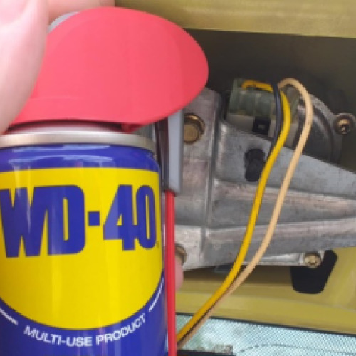 Autó hátsó ablaktörlő mechanika wd40